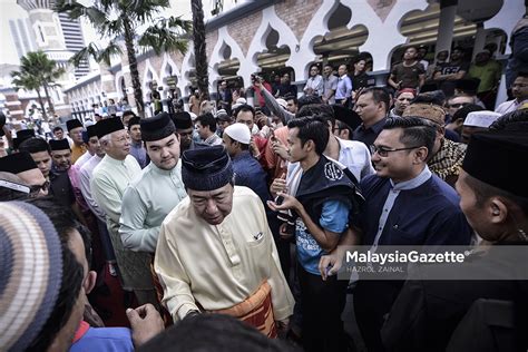 Tuanku sultan is my sultan too eventhough i am not a malay nor a muslim. Sultan Selangor Berkenan Penamaan Semula Masjid Jamek