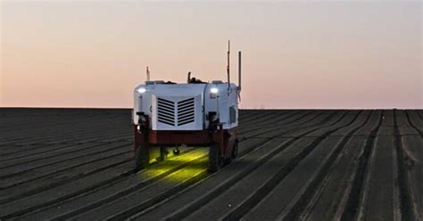 This Autonomous Weed Killer Robot Can Kill 100000 Weeds Per