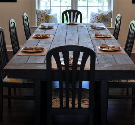 This rustic farmhouse plan from rogue engineer blends perfectly with the contemporary style, and you can make this very easily. Farmhouse Table Remix {How to Build a Farmhouse Table}