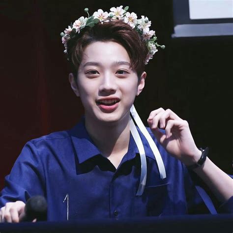 Lai kuan lin ended pd101 placed on the 7th rank with a total of 905,875 votes, he was the seventh member who was chosen to debut as a member of wanna one. Lai Guan Lin (라이관린) Wanna One Fansign | Produce 101 ...