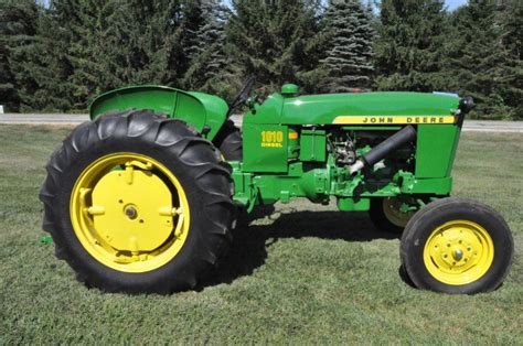 John Deere 1010 Tractor Farm Machinery And Implements Tractors