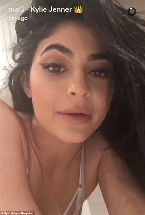 Kylie Jenners Twitter Account Is Hacked With Lewd Tweets But She Didn