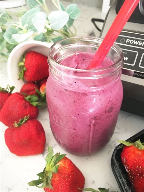 Very Berry Protein Smoothie - The Homeward Mom