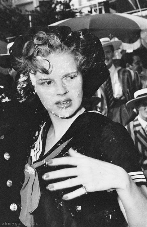 Judy Garland Takes A Pie To The Face Her Face Says It All Judy Garland Old Hollywood Old