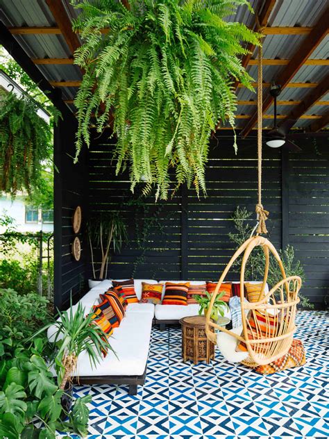A growing pattern within the world of style and house decoration, tropical prints and patterns have actually taken control of and we're definitely not. Tropical Island Home Decor Ideas | NONAGON.style