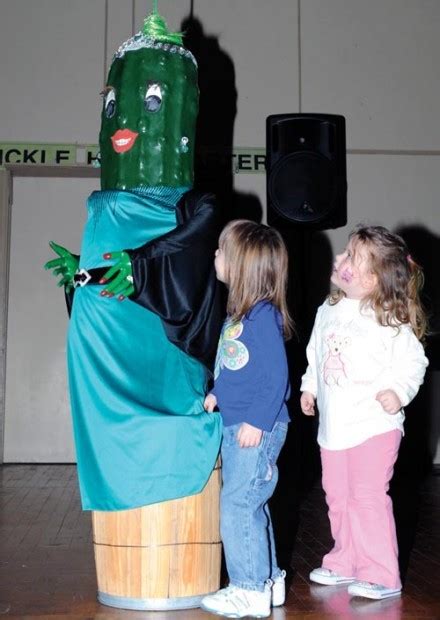 Dillsburg Pickle Drops Ring In New Year The Sentinel News