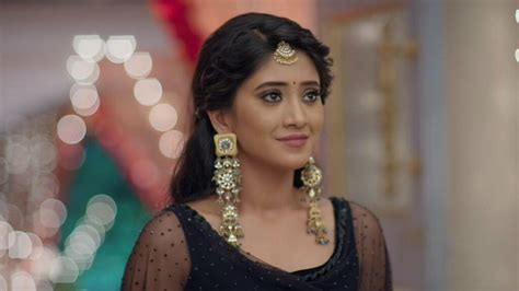 yeh rishta kya kehlata hai shivangi joshi and her charismatic smile