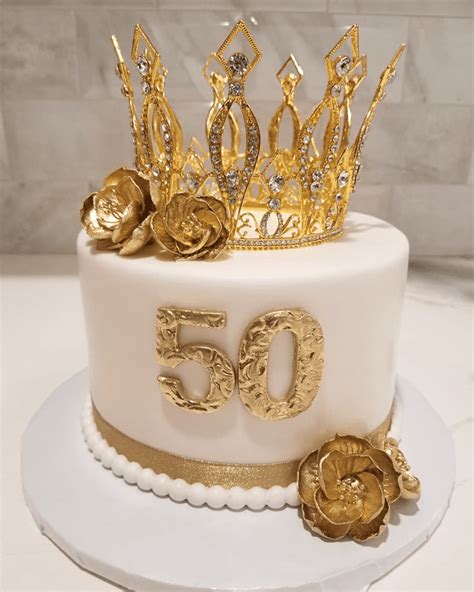Queen of uganda was a title used by queen elizabeth ii while uganda was an independent constitutional monarchy between 9 october 1962 and 9 october 1963. Queen Cake Design Images (Queen Birthday Cake Ideas)