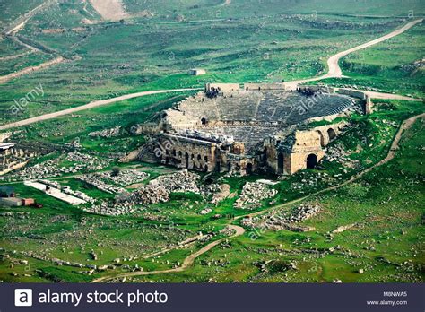 Xalexlukinx panthermedia28271236 | stockfoto bei imago lizenzieren. Ancient Greek Roman city of Hierapolis at Pamukkale ...