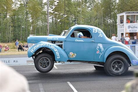 SURVIVOR 60S BUILT WILLYS GASSER AT EAGLE FIELD DRAGS CALIFORNIA VIDEO