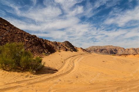 Premium Photo Sinai Desert Surrounded By Mountains
