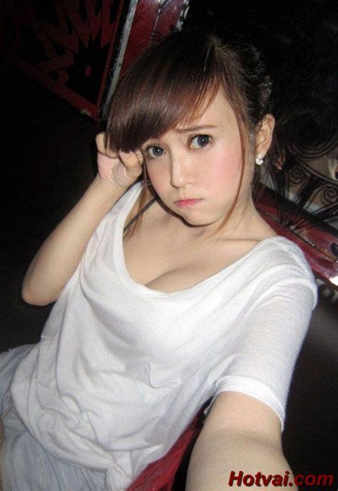 I mean she cannot get enough of it and is so at ease with it in her mouth and holding it gently in her hand. Pin on Beautiful Girl