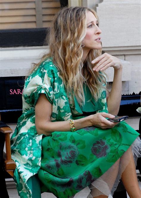 every iconic carrie bradshaw outfit from sex and the city artofit