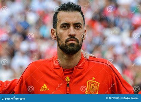 Joueur Du Milieu De Terrain National Sergio Busquets Déquipe De