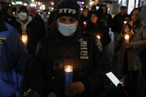 Nypd Officer Jason Rivera Mourned By Hundreds In Harlem Vigil
