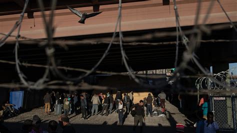 Migrants Moved Out Of Holding Pen Under El Paso Bridge The New York Times