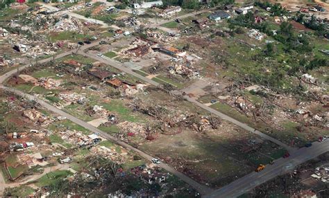 The photo's in this group should be about the tornado that hit in alabama. Astounding Images from Alabama Tornado Outbreak ...