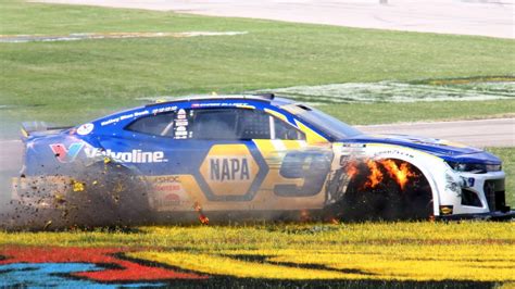 Chase Elliott Comments On Tire Trouble After Crashing Out Yardbarker