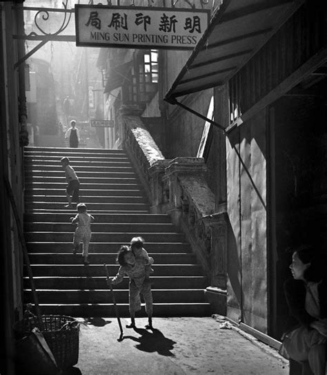 A Deeper Look At The Exceptional Hong Kong Street Photography Of Fan Ho