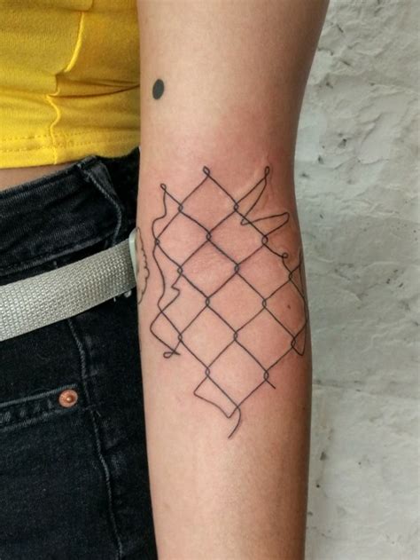See more ideas about tattoos, tattoos and piercings, future tattoos. Tattoo uploaded by RAT666TAT | Chain link fence | 623601 ...