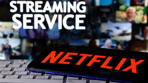 Netflix Is Testing Play Something Feature For Android App After