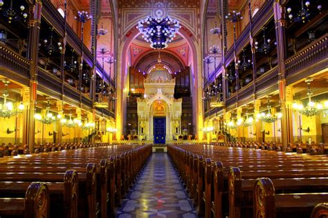 The Worlds 10 Most Beautiful Synagogues