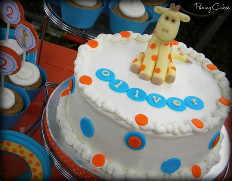 Giraffe Cake And Cupcakes