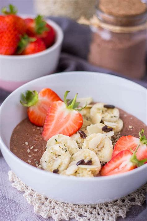 Seriously, i hope you make this healthy recipe and enjoy it as much as i do! Chocolate Oatmeal Breakfast Bowl - Utterly delicious and ...