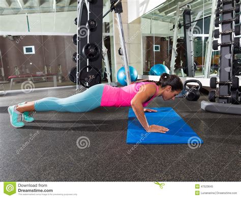 Brunette Woman At Gym Push Up Push Up Stock Image Image Of Active