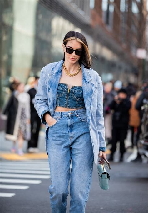 25 Ways To Style Baggy Jeans With Everything From Blazers To Crop Tops Jeans Outfit Women