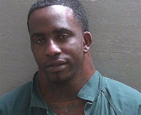 florida man with viral wide neck mugshot back in jail