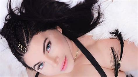 Latest And Gorgeous Curvy Model Korina Kova Biography Wiki Age