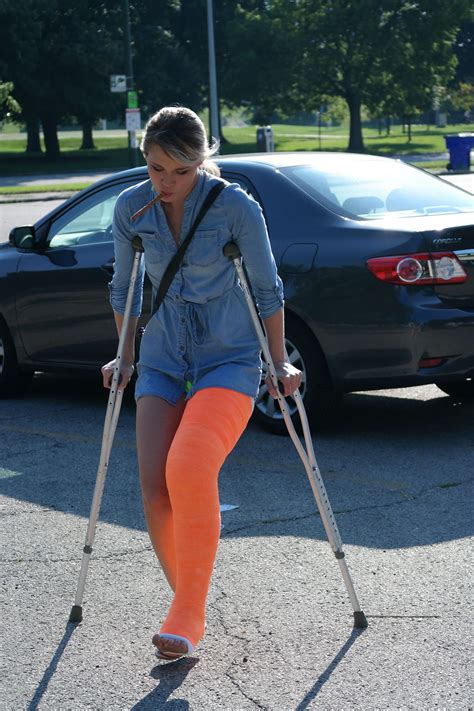 Llc Orange Outdoor Crutching über Den Parkplatz Crochet Slipper Boots Crochet Slippers Llc
