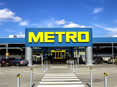 Life in a metro is a journey across three stories entangled with one another by a common yet complex thread of love which will leave audiences yearning yearning to experience similar magic in their own lives. Kretinsky becomes largest Metro shareholder | RetailDetail