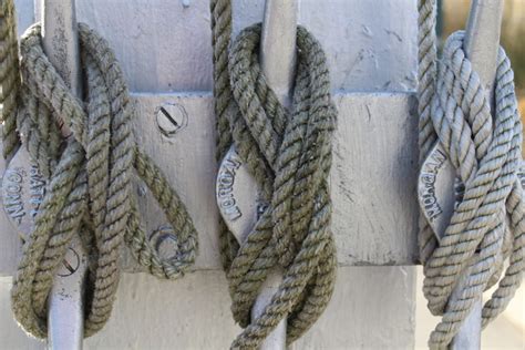 Boating 101 Five Knots You Need To Know Us Harbors