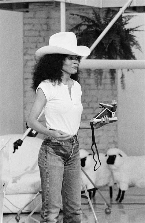 Diana Ross Circa 1970 Is Very On Trend For Right Now Celebrity Jeans Diana Ross Style