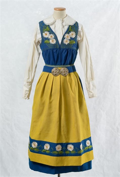 traditional swedish clothing the national and regional folk costumes of