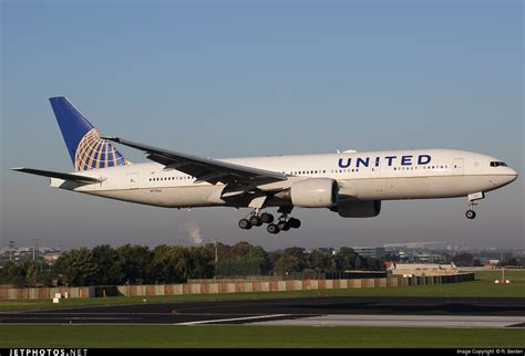 N771ua Boeing 777 222 United Airlines R Bexten Jetphotos