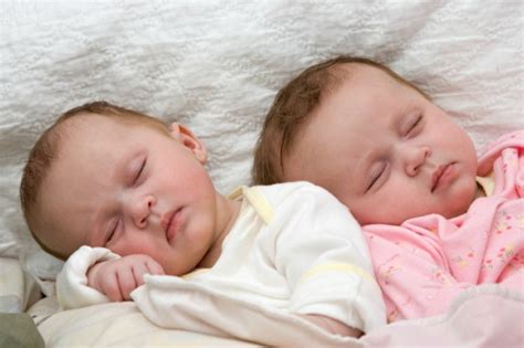 21 Cute Twin Baby Images
