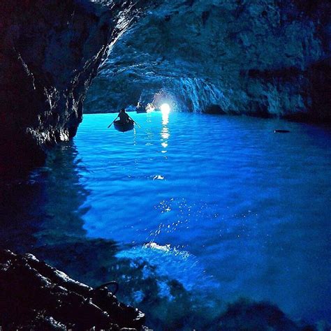 The Blue Grotto In Capri Amalfi Coast Tours Amalfi Coast Isle Of Capri