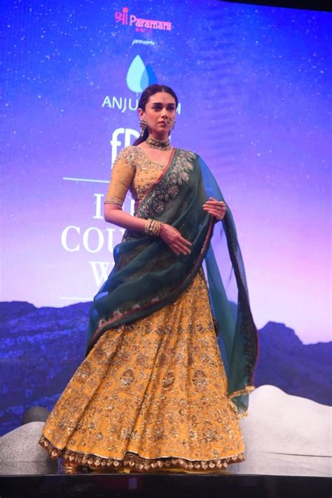 Aditi Rao Hydari Walks The Ramp At Fdci India Couture Week 2022