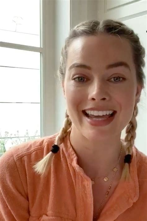 Hollywood Horror Museum On Twitter Margot Robbie Has A Stuffed Animal