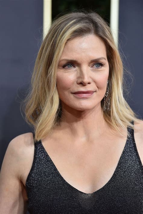 Michelle Pfeiffer 2020 Golden Globe Awards • Celebmafia