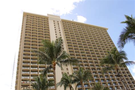 Review Hilton Hawaiian Village Waikiki Beach Resort Honolulu