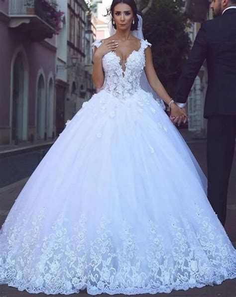 2020 White Sweetheart Ball Gown Wedding Dresses With Appliques In 2020