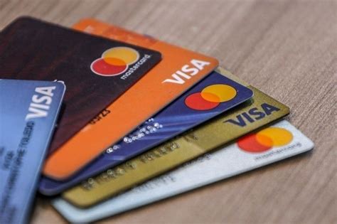 Credit Card Issuers See Strong Growth Lower Delinquency Rate