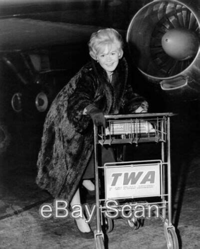 Sandra Dee Candid At Airport Twa Cart Fur Coat X Photo Ebay