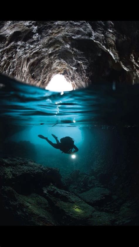 Pin By Katrina Bell On Just Cool Pics Underwater Caves Cave Diving