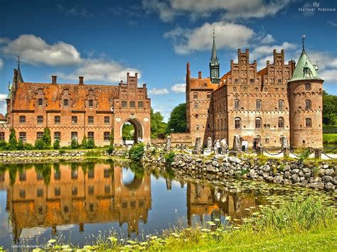 It consists of the peninsula of jutland, north of germany, and close to 406 islands, about 80 of which are inhabited. Egeskov Castle, Denmark - | Amazing Places