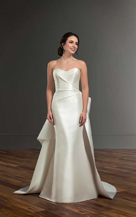 Structured Silk Elegant Wedding Dress - Martina Liana ...